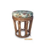 H002 Classic Stool